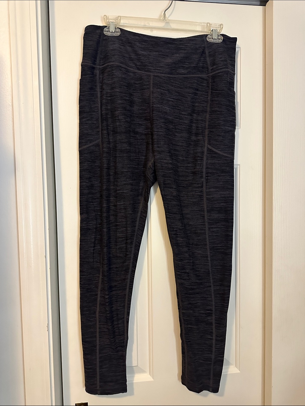 Victoria's Secret Charcoal Heather Active Leggings - Picture 1 of 3